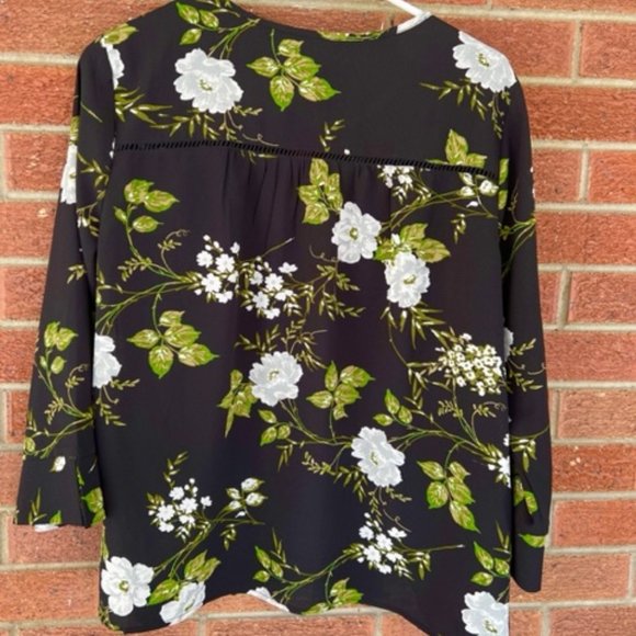 Dramatic Floral Top with Cut-Out Detail - Picture 2 of 10